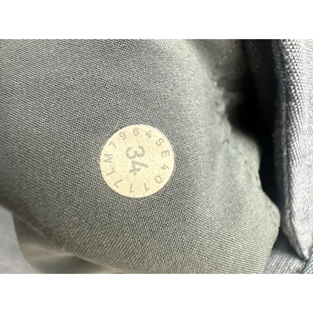 Lululemon Shorts Men's Size 34‎ Blue Classic Pocket Atheisure Sport